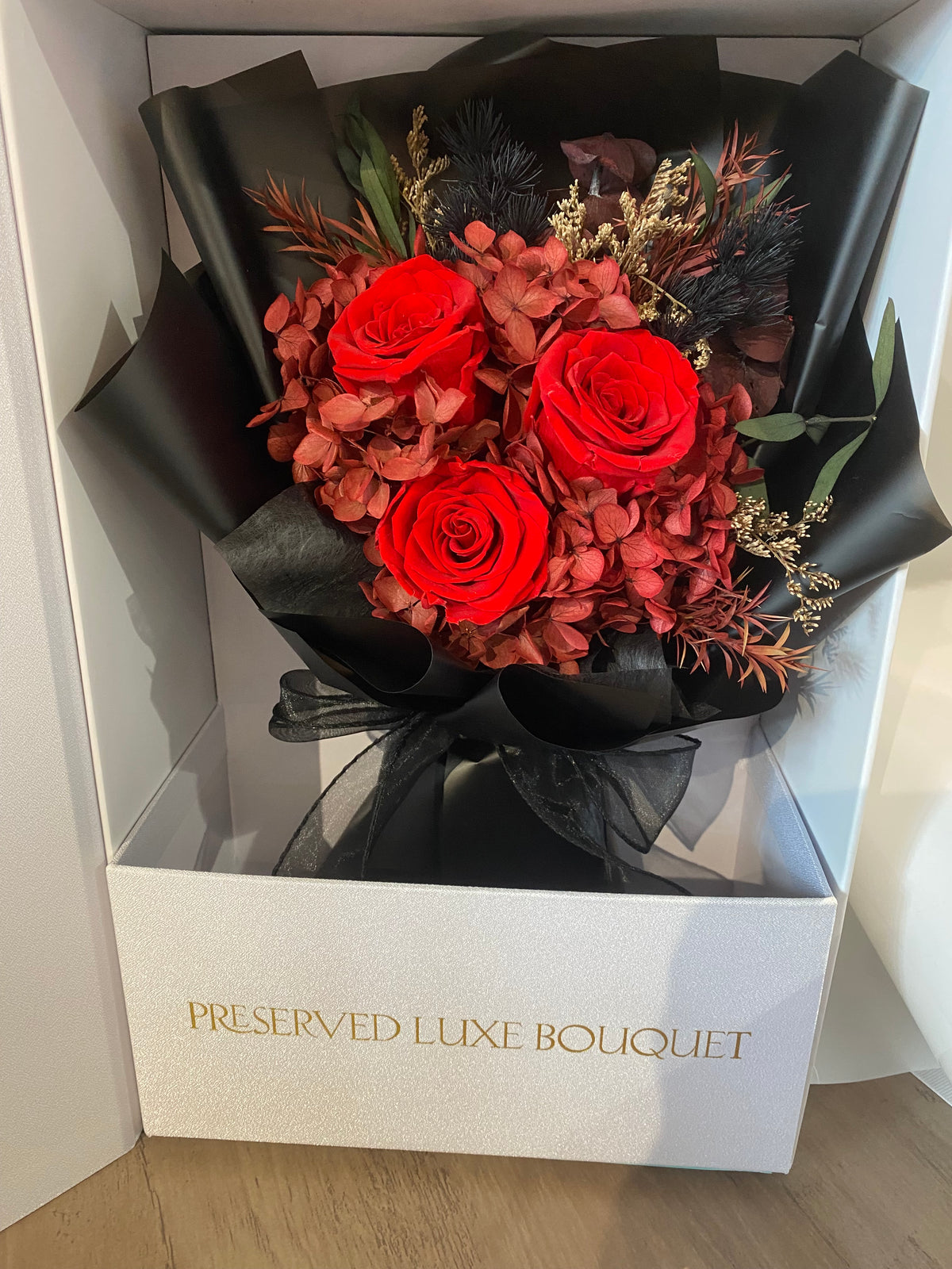 Everlasting Preserved Lux Flower Bouquet - Red